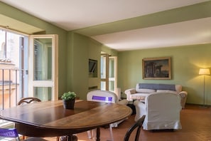 Classic Apartment | Living area