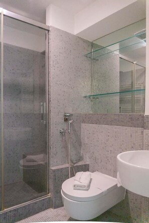 Bathroom - Piazza Venezia Charming Apartment (Rome)