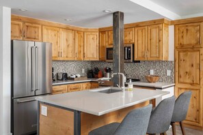 Fridge, microwave, oven, stovetop - Mountain Blue Mesa Condo by InvitedHome | Ski-In/Ski-Out, Village Core, Walkable (Telluride)
