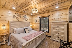 9 bedrooms, free WiFi, bed sheets