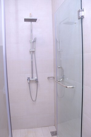 مناشف، صابون، ورق حمّام