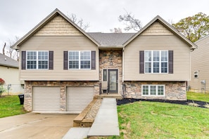 Exterior - Cozy Ohio Home - Deck, Arcade Games & Near Golfing (Cincinnati)
