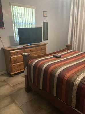 Room - Private room in upscale house near beach and park with a lake  (Hollywood)