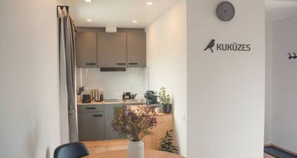 Kukuzes Field House