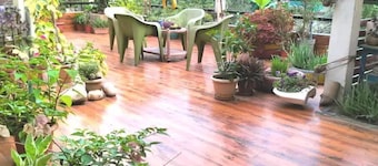 Pink's homestay AC n extra guestcharge 300 per day