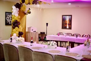 Meeting facility - Premium Hotel & Suites by Victoria Inn (Benin City)
