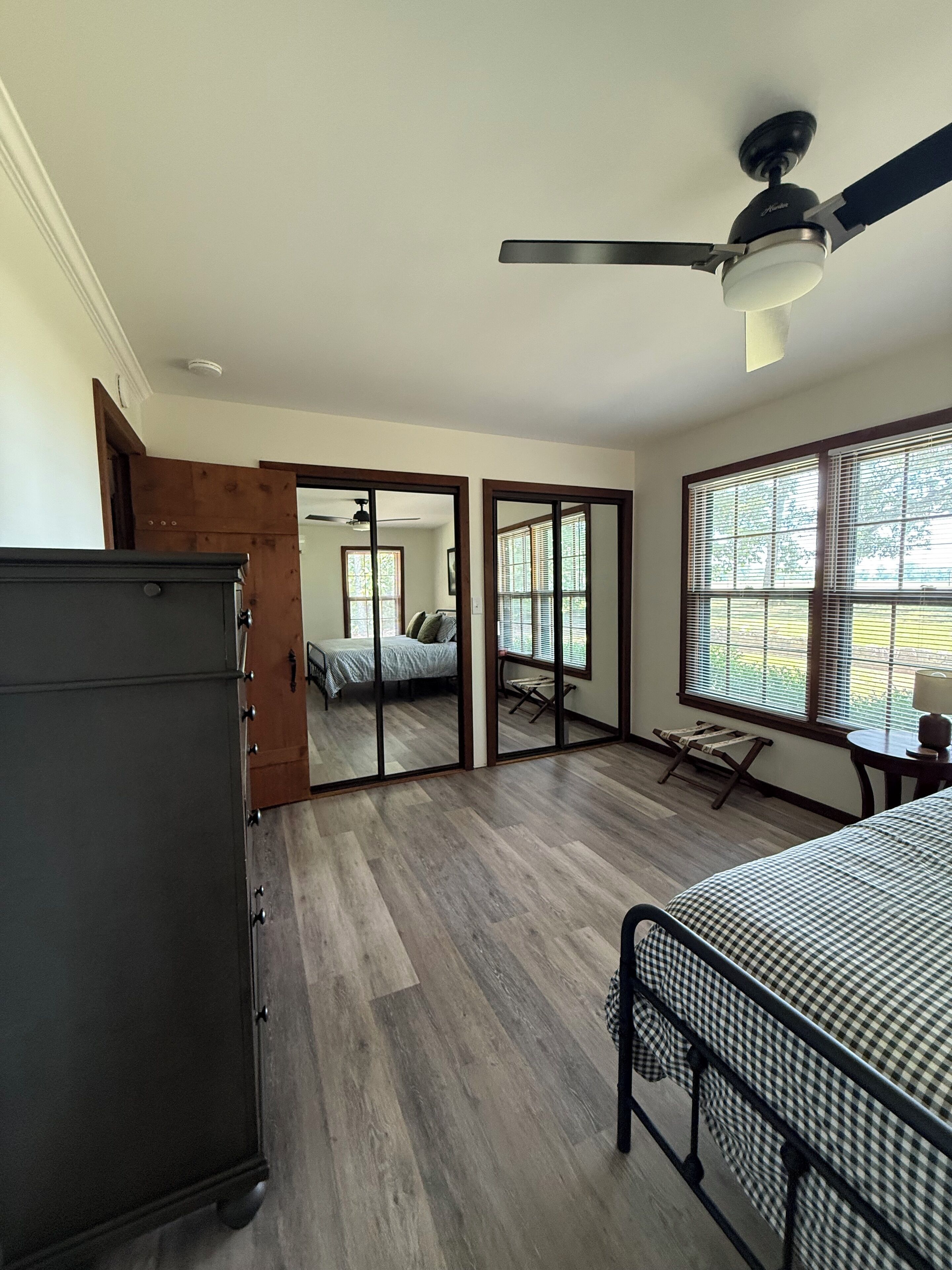 2 多间卧室、免费 WiFi、床单