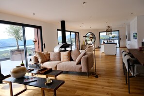 Luxury Apartment | Living area