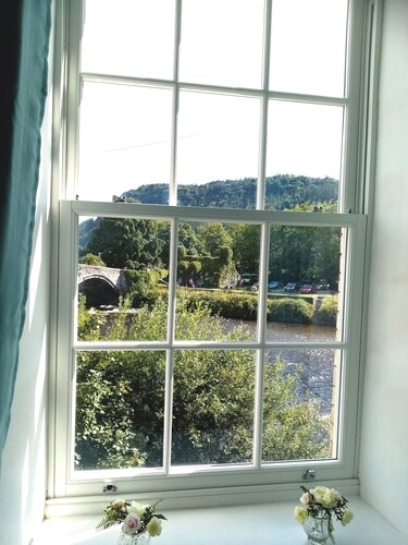 Modern 1 Bedroom Apartment 