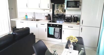 Modern 1 Bedroom Apartment