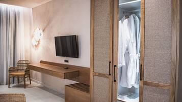 Literie hypoallergénique, coffres-forts dans les chambres, bureau