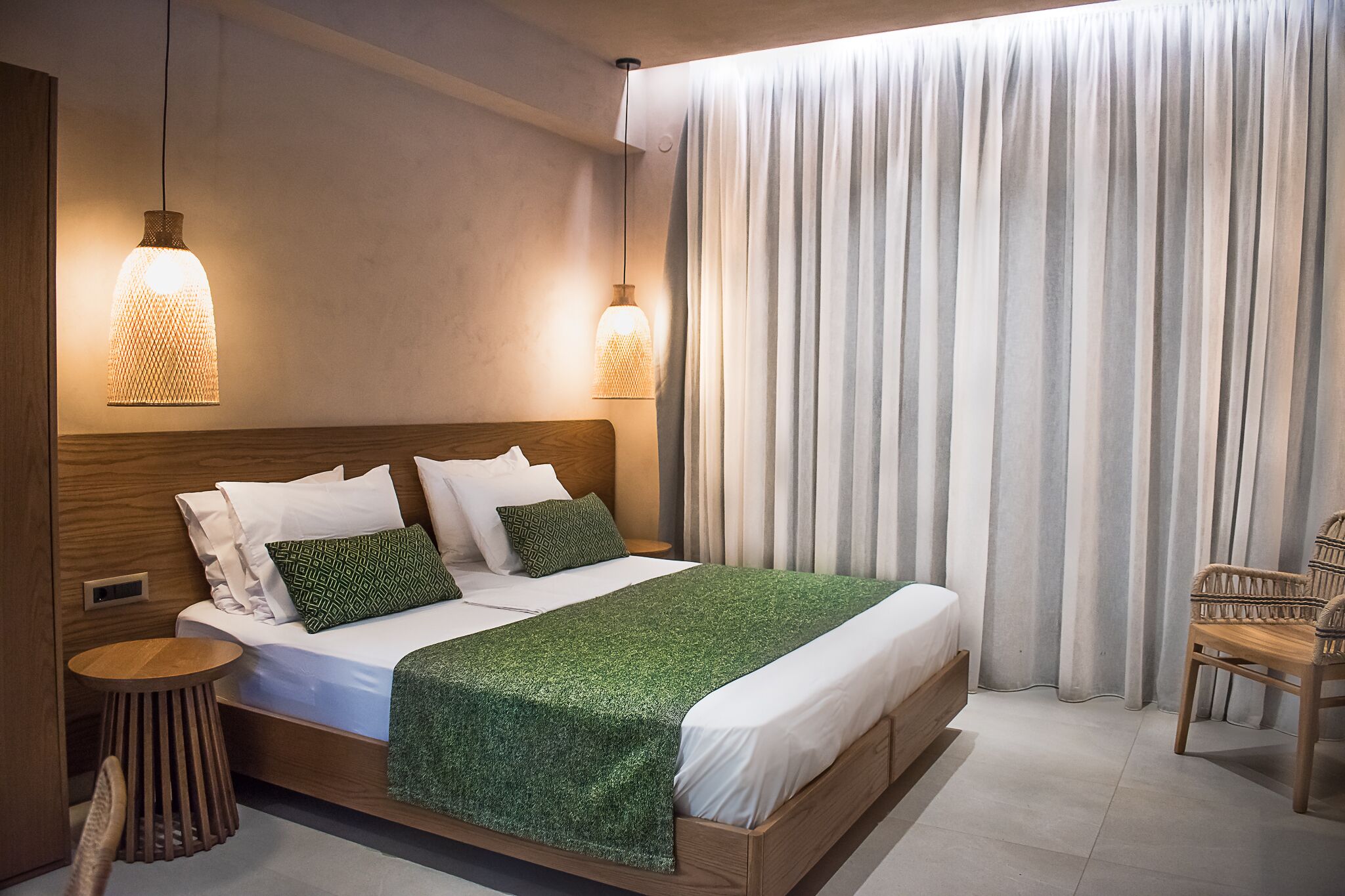 Hypoallergeen beddengoed, een kluis op de kamer, een bureau