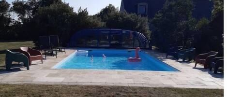 Piscine couverte, piscine extérieure