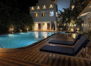 Outdoor pool - Southern Universal Farm House (Tindivanam)