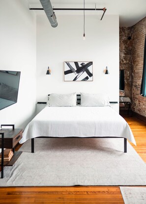 1 bedroom, iron/ironing board, WiFi, bed sheets - Large Studio Suite in the Middle of Downtown JC (Johnson City)