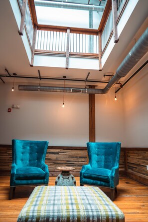 Interior - Large Studio Suite in the Middle of Downtown JC (Johnson City)