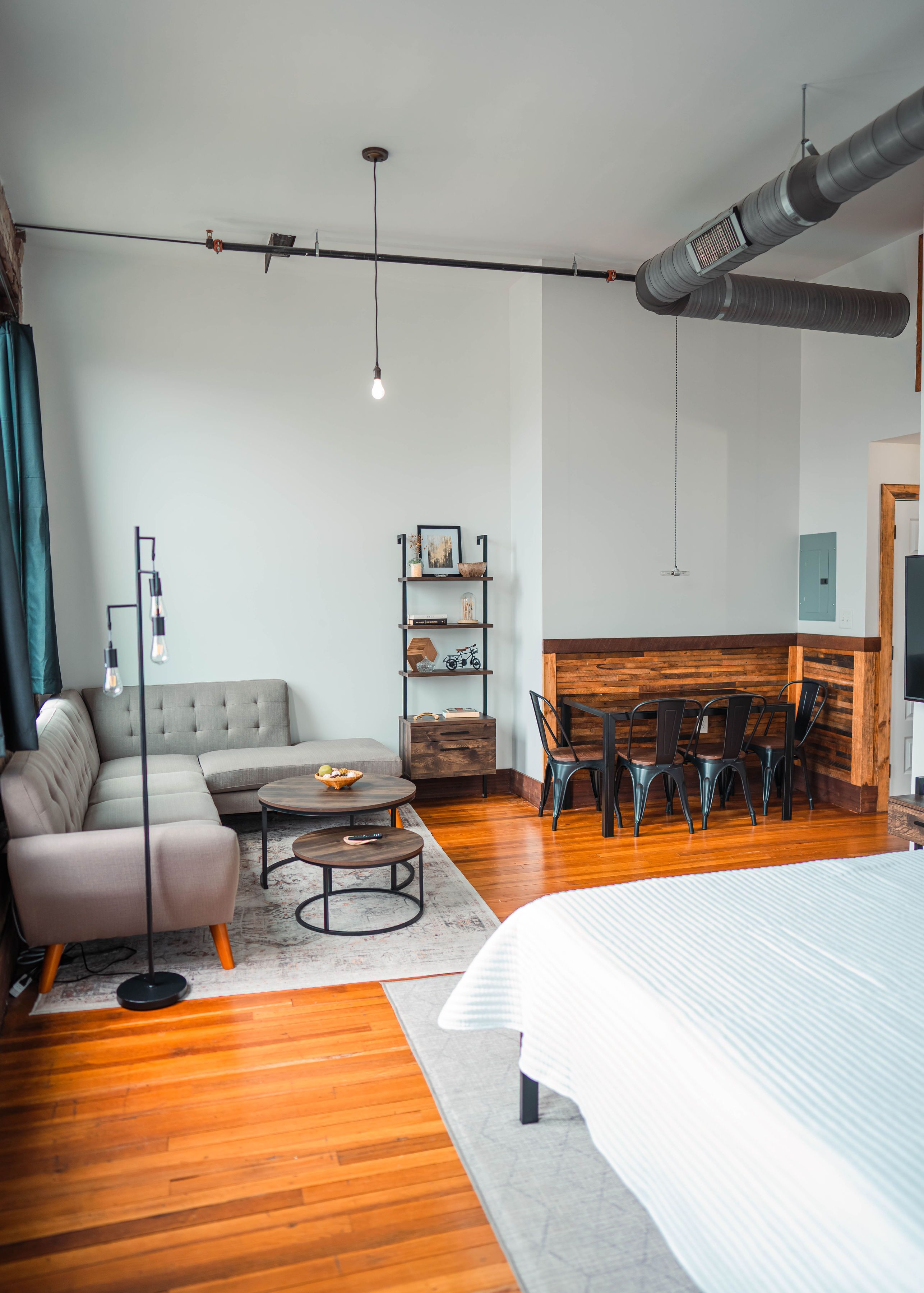 Large Studio Suite in the Middle of Downtown JC