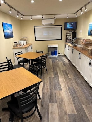 Free daily continental breakfast