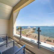 Sidney Waterfront Inn & Suites