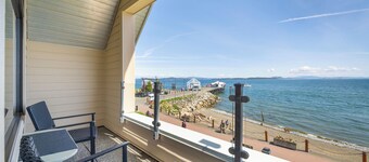 Sidney Waterfront Inn & Suites