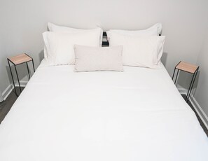 2 bedrooms, iron/ironing board, WiFi, bed sheets - Quiet 2BD rental with mountain views close to JCMC (Johnson City)