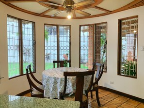 Restaurant - Casa 8 Bed&breakfast (San José)