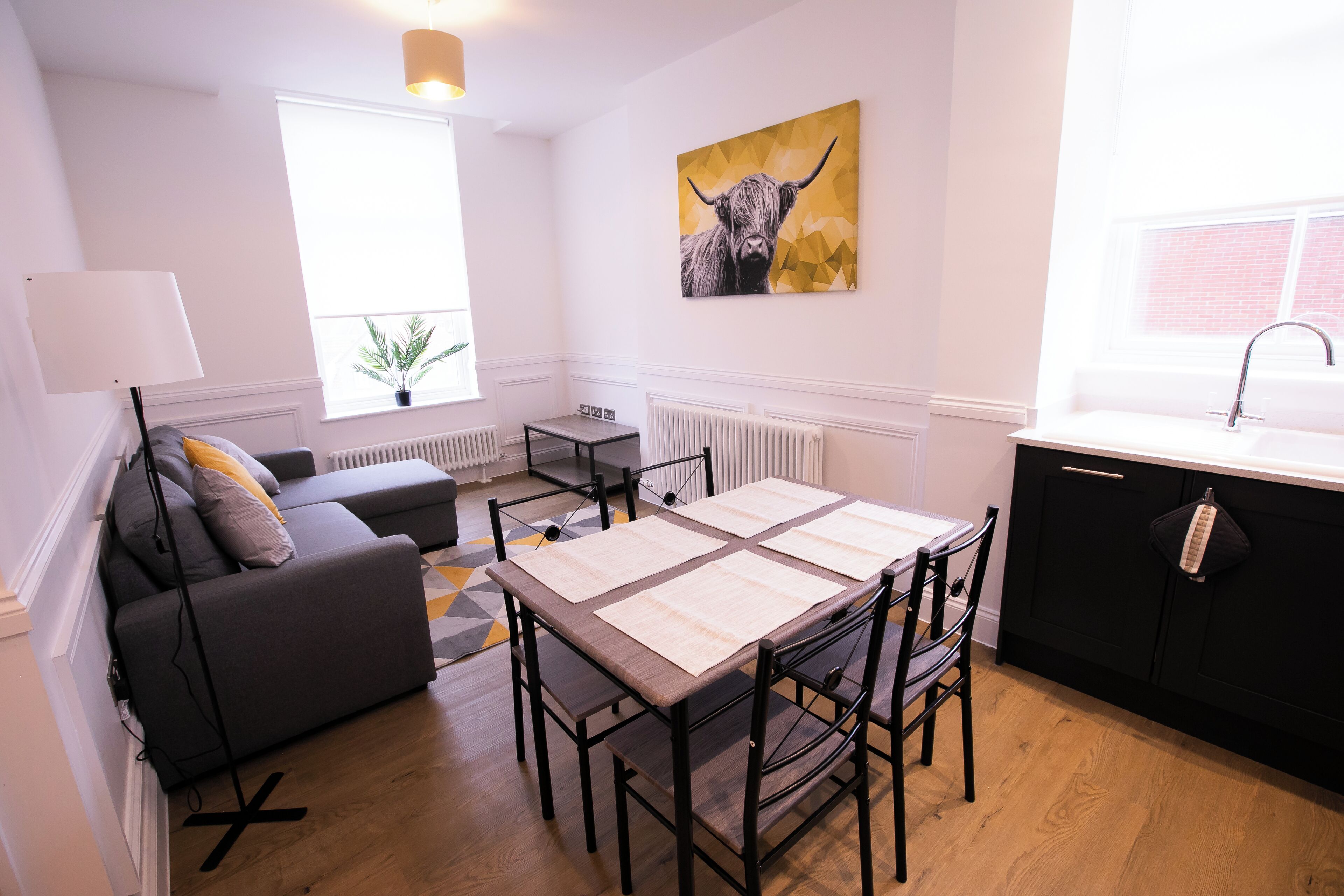 Luxury Apartment, 2 Bedrooms | Living area | 32-inch Smart TV with cable channels, Netflix, Hulu