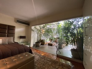 2 quartos, ferros/tábuas de passar roupa, Wi-Fi, roupa de cama