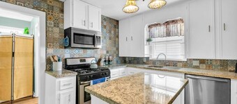 Historic 4 bed/2 bath, near Strand/Harbor/Cruise!