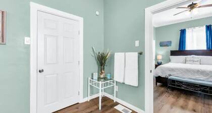 Historic 4 bed/2 bath, near Strand/Harbor/Cruise!