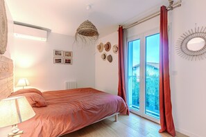 3 bedrooms, iron/ironing board, free WiFi