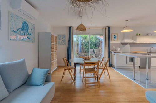 La Terrasse - Three Bedroom House, Sleeps 6