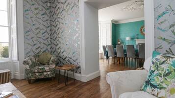 Cottage | Living area