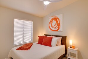 3 Schlafzimmer, Schreibtisch, Bügeleisen/Bügelbrett, Internetzugang