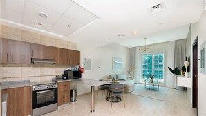 Apartamento Deluxe | Cocina privada