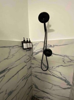 Hair dryer, towels, soap, shampoo - San Juan 10min to airport wgarage/fastwifi/laundry (San Juan)