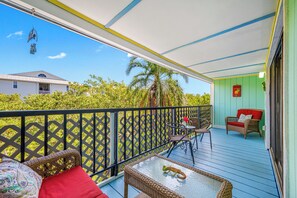 Property grounds - Relaxing Clearwater-St Pete Beaches!! Clean, beachy and water sports!  (Indian Shores)