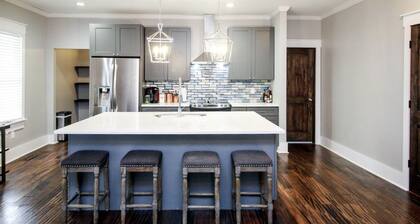 NoDa Updated Mill Home! Amazing Location- Walkable-Bars, Restaurants and Rail!