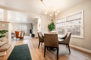 Interior - Cozy Downtown Retreat - Conference Center Home (Salt Lake City)