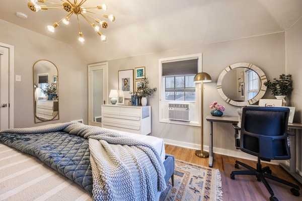 2 bedrooms, desk, iron/ironing board, free WiFi