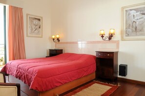 4 chambres, fer et planche Ă repasser, accĂšs Internet, draps fournis