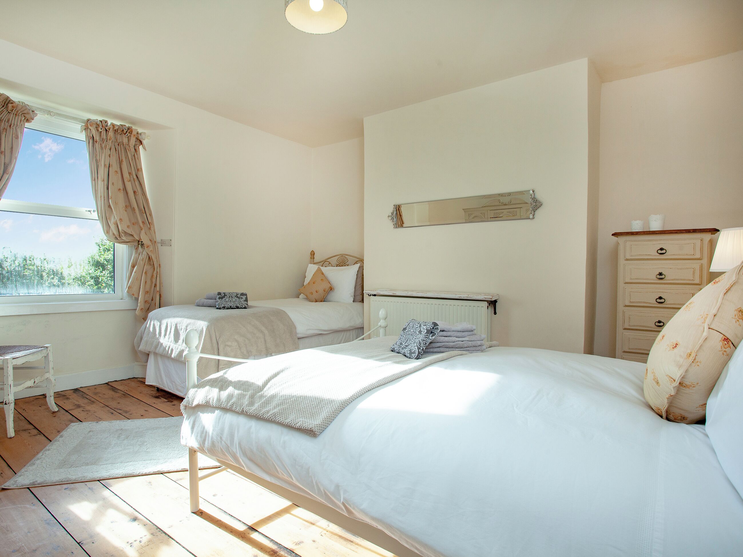 3 bedrooms, free WiFi, bed sheets