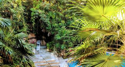 Steps to Ocean Playacar Villa Private Pool hosts 25+ guest