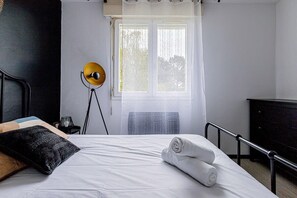 1 camera, ferro/asse da stiro, Wi-Fi, lenzuola