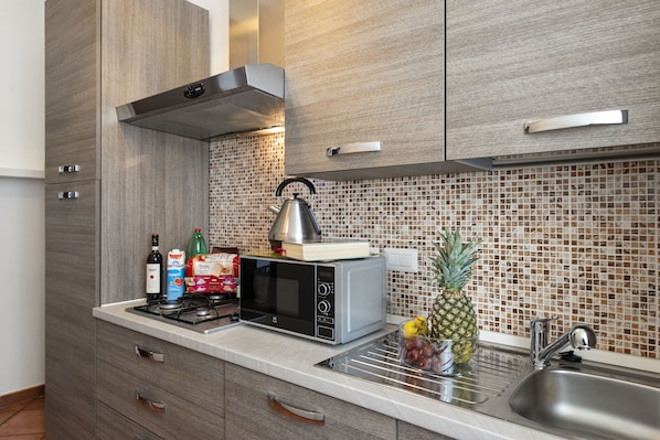 Appartement Confort | Cuisine privée | Grand réfrigérateur, micro-ondes, four, lave-vaisselle