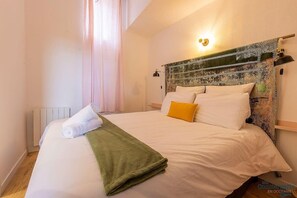 1 quarto, ferros/tábuas de passar roupa, Wi-Fi, roupa de cama