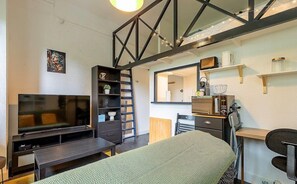 1 Schlafzimmer, Schreibtisch, Reisekinderbett, WLAN