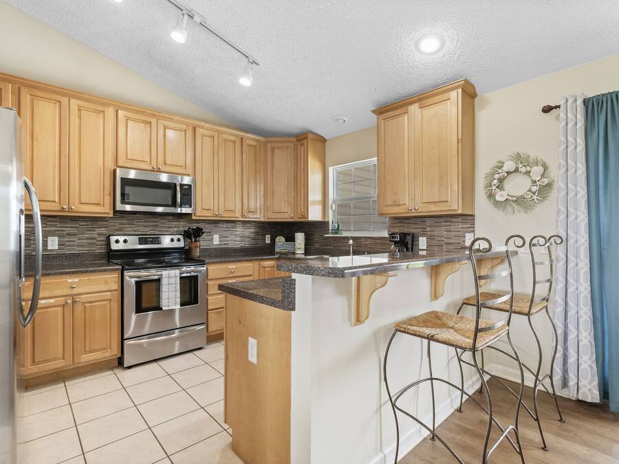 Tủ lạnh, lò vi sóng, bếp nấu, máy rửa bát