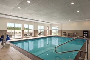 Indoor pool, sun loungers