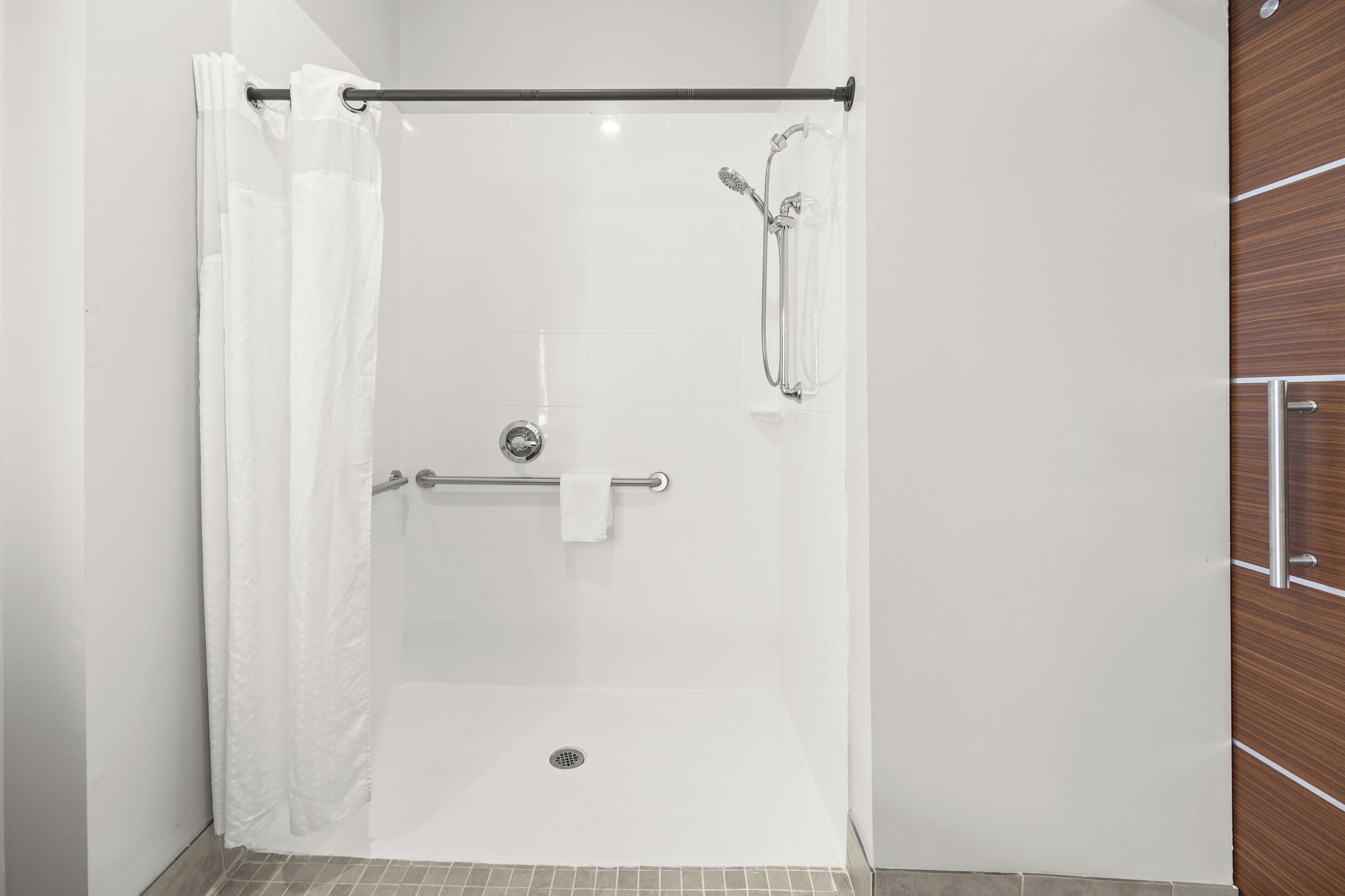 Room, 2 Queen Beds, Accessible (Communications, Mobil, Roll-In Shower) | Bathroom